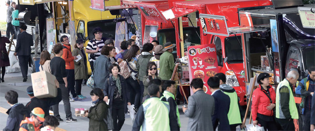 부산 해운대구 벡스코 제2전시장 앞에서 푸드트럭 영업하는 이미지