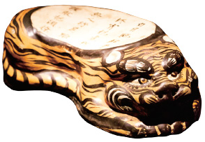 중국국가박물관이 전시한 호랑이 모양 베개
