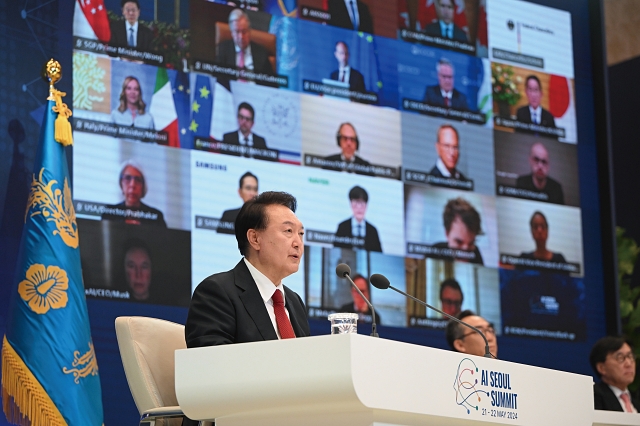 윤석열 대통령이 5월 21일 청와대 영빈관에서 ‘AI 서울 정상회의’를 주재하고 있다. 사진 대통령실