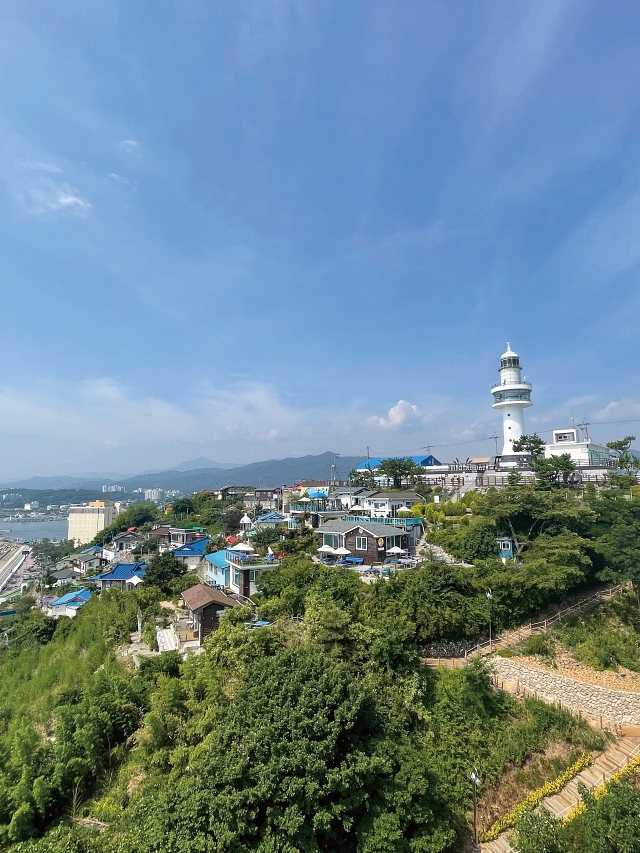 도째비골스카이밸리에서 바라본 동해시 묵호동 논골담길.