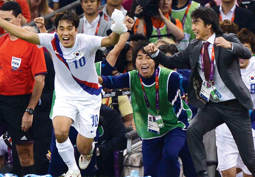 한국 올림픽축구대표팀은 런던올림픽에서 사상 첫 동메달을 획득했다. 