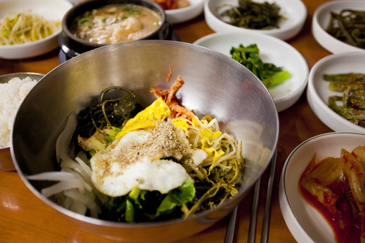 산사여행에서 맛보는 산채비빔밥.