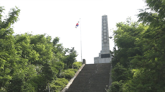 최기영 할아버지는 국립묘지가 아닌 이 곳 충혼탑, 전우들 옆에 잠들고 싶다하셨다.