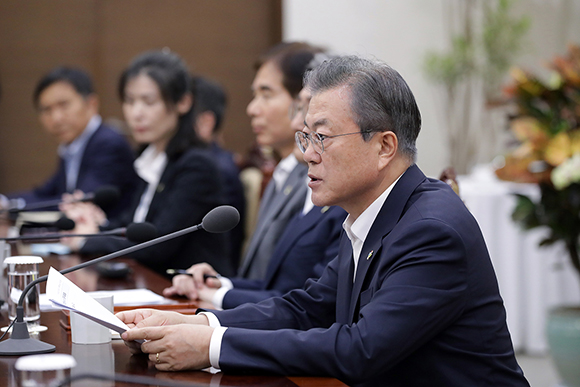 문재인 대통령이 3일 오후 청와대에서 열린 수석보좌관 회의에서 발언하고 있다. (사진=청와대)