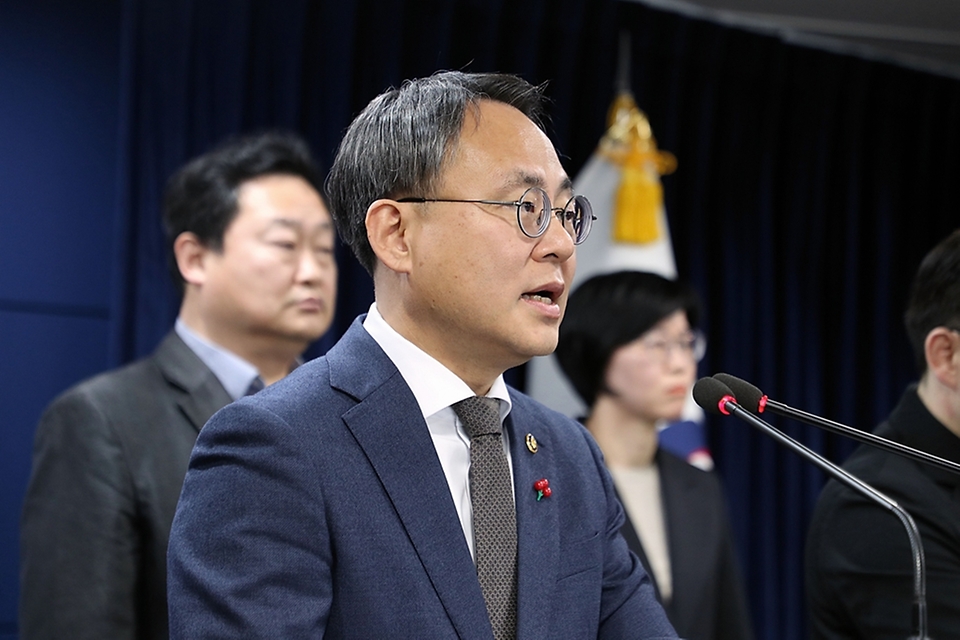 고기동 행정안전부 차관이 31일 서울 종로구 정부서울청사에서 ‘디지털행정서비스 국민신뢰 제고 대책’을 발표하고 있다.