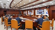 김윤상 기획재정부 차관이 23일 서울 종로구 정부서울청사에서 열린 ‘제16차 재정집행 점검회의’를 주재하고 있다.