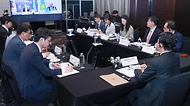 안덕근 산업통상자원부 장관이 23일 서울 영등포구 콘래드 호텔에서 ‘제10차 한-카자흐스탄 경제공동위원회’를 화상으로 참석하고 있다.