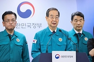 한덕수 국무총리가 9일 서울 종로구 정부서울청사에서 의료개혁 및 의료계 집단행동 관련 브리핑을 하고 있다.
