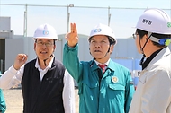 김경안 새만금개발청장은 12일 전북자치도 부안군에서 4.8 규모의 지진이 발생함에 따라 새만금 국가산업단지 입주기업 현장에 대한 점검을 실시했다.