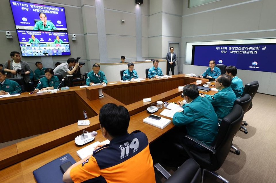 한덕수 국무총리가 28일 서울 종로구 정부서울청사에서 열린 중앙안전관리위원회에서 발언하고 있다. 