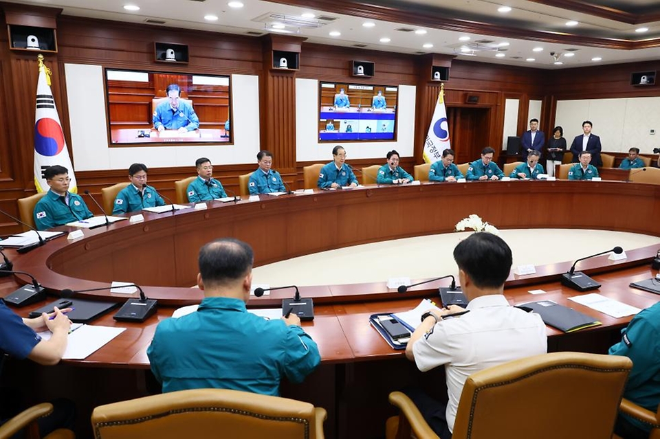 한덕수 국무총리가 30일 서울 종로구 정부서울청사에서 열린 국가테러대책위원회에서 발언하고 있다. 