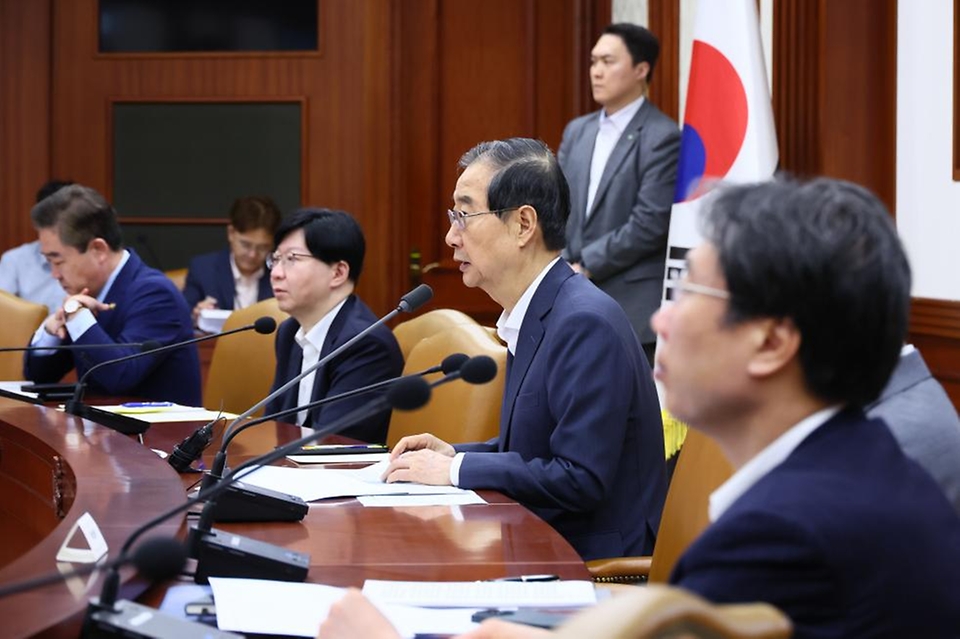 한덕수 국무총리가 1일 서울 종로구 정부서울청사에서 열린 ‘제43회 국정현안관계장관회의’에서 발언하고 있다. 