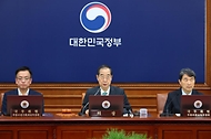 한덕수 국무총리가 3일 서울 종로구 정부서울청사에서 열린 ‘제38회 국무회의’를 주재하며 발언하고 있다.