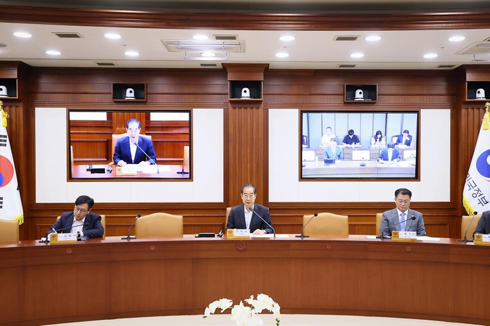 한덕수 국무총리가 6일 서울 종로구 정부서울청사에서 열린 ‘제45회 국정현안관계장관회의’를 주재하며 발언하고 있다.