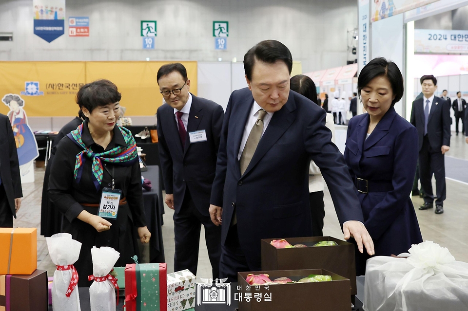 10월 31일 윤석열 대통령은 일산 킨텍스에서 개최된 ‘2024 대한민국 소상공인대회’에 참석했습니다.