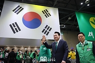 11월 5일 윤석열 대통령은 경기도 일산 킨텍스에서 열린 ‘2024 전국새마을지도자대회’에 참석했습니다.