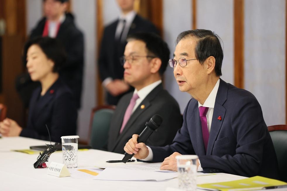 한덕수 대통령 권한대행 국무총리가 20일 삼청동 총리서울공관에서 열린 고위 당정 협의회에서 발언을 하고 있다.