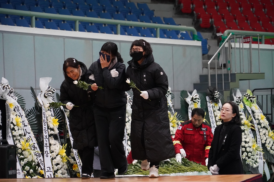 산악인명 구조과정에서 순직한 고 이영도 공중진화대원의 영결식이 2025년 1월 6일 태백시 태백로 태백고원체육관에서 거행됐다.