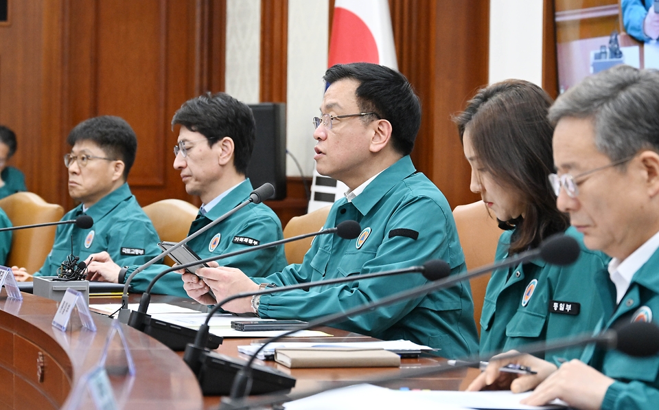 최상목 대통령 권한대행 부총리 겸 기획재정부 장관이 3월 7일 오전 서울 종로구 정부서울청사에서 열린 '제20차 국가테러대책위원회'를 주재, 모두발언을 하고 있다.