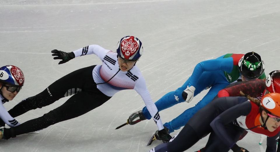 쇼트트랙 여자 1,000m 결승 경기, 한국의 최민정, 심석희 선수  출전