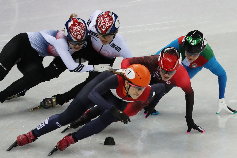 쇼트트랙 여자 1,000m 결승 경기, 한국의 최민정, 심석희 선수  출전