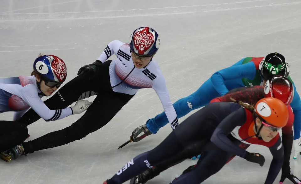 쇼트트랙 여자 1,000m 결승 경기, 한국의 최민정, 심석희 선수  출전