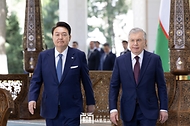 우즈베키스탄 국빈방문 공식환영식 사진 5