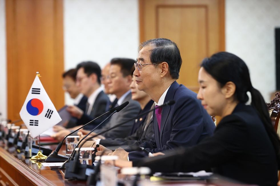 한덕수 국무총리가 2일 서울 종로구 정부서울청사에서 열린 ‘한-베트남 총리 회담’에 참석해 발언하고 있다.