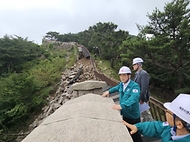 국가유산청, 호우로 성벽 붕괴된 서울 한양도성 긴급 현장점검 사진 2