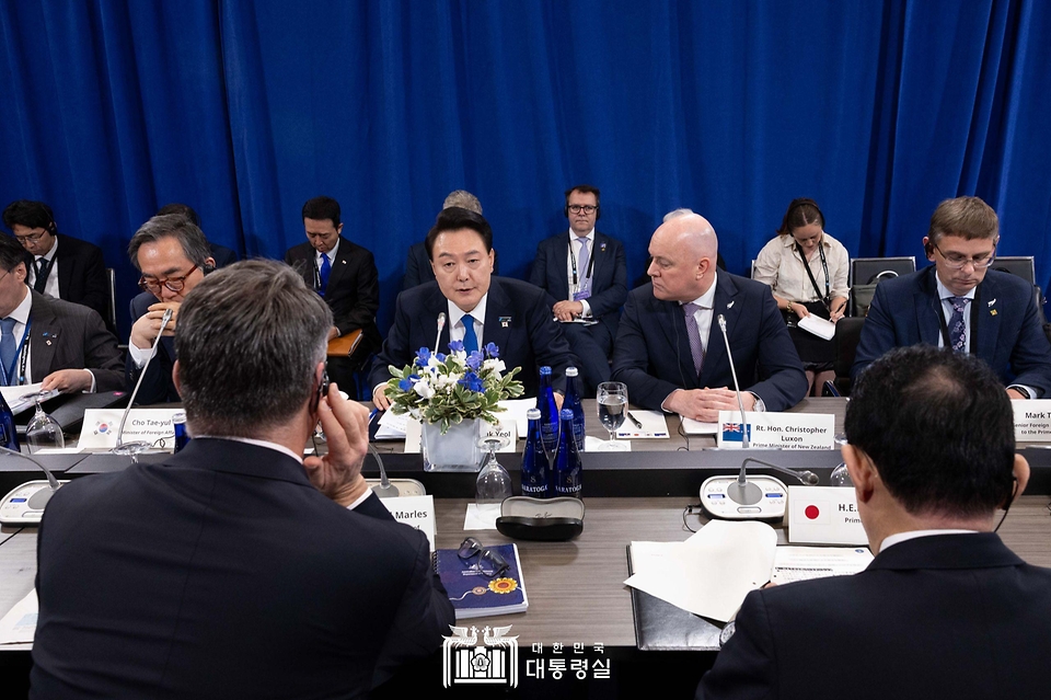 윤석열 대통령이 11일(현지시간) 미국 워싱턴 D.C. 월터 E. 워싱턴 컨벤션센터에서 열린 ‘한국·일본·호주·뉴질랜드 4개국(IP4) 정상회동’에서 발언하고 있다.