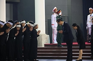 응우옌 푸 쫑 전 베트남 공산당 서기장 장례식 조문 사진 5
