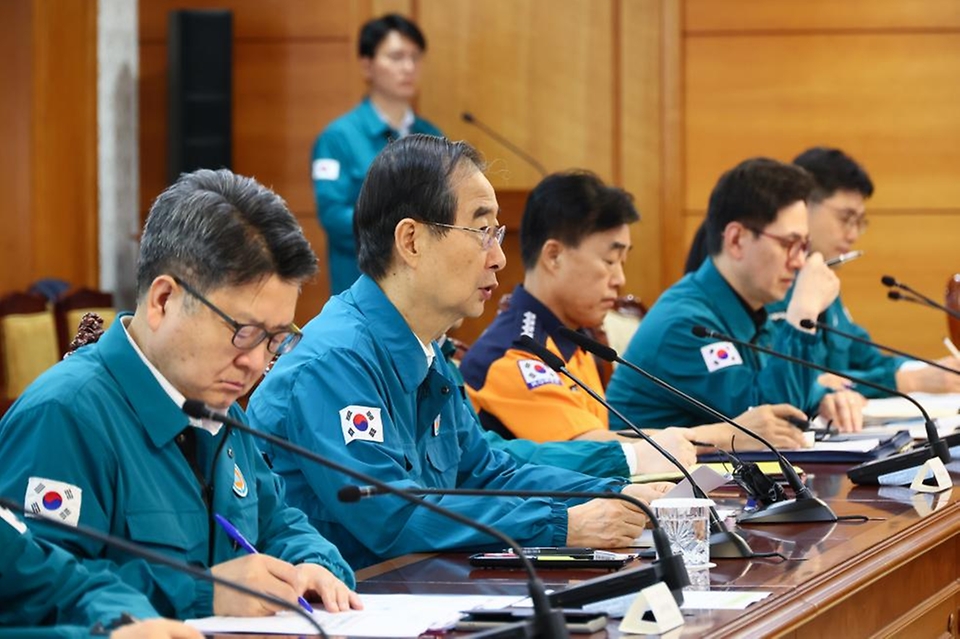 한덕수 국무총리가 7일 서울 종로구 정부서울청사에서 열린 의사 집단행동 중앙재난안전대책본부 회의를 주재하며 발언하고 있다.