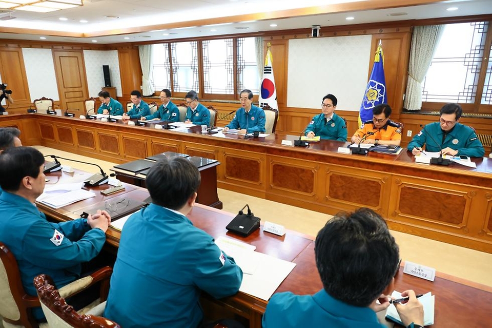 한덕수 국무총리가 7일 서울 종로구 정부서울청사에서 열린 의사 집단행동 중앙재난안전대책본부 회의를 주재하며 발언하고 있다.