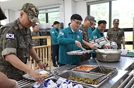 군 장병이 먹고 입는 군수품 품질·안전…이상무! 사진 6