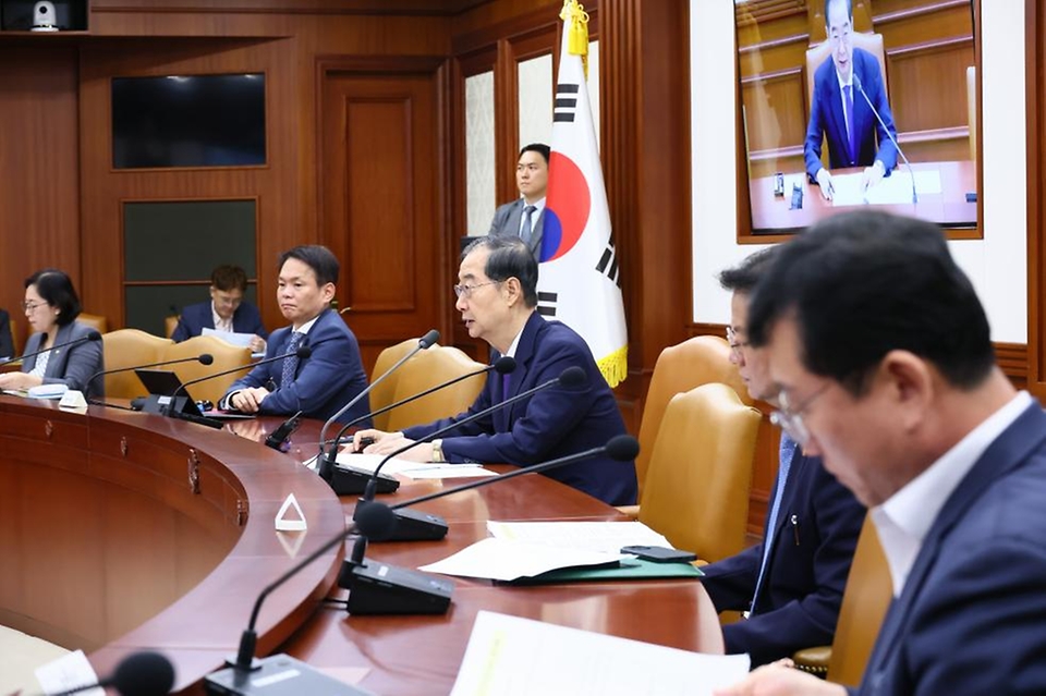 한덕수 국무총리가 26일 세종대로 정부서울청사에서 열린 국정현안관계장관회의를 주재, 모두발언을 하고 있다.