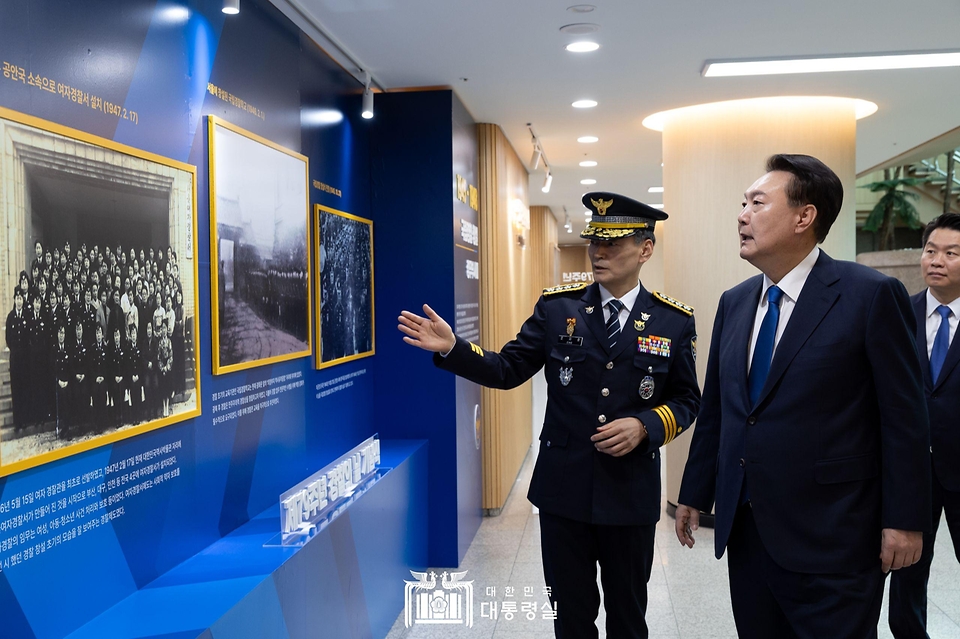 10월 21일 윤석열 대통령은 경찰청에서 열린  제79주년 경찰의 날 기념식에 참석했습니다.