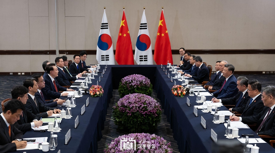 11월 15일 윤석열 대통령은 시진핑 중국 국가주석과 한-중국 정상회담을 가졌습니다.