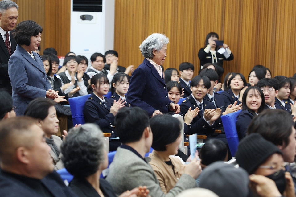 21일 대전 유성구 국립대전현충원 현충관에서 제70주년 독도대첩 기념식이 거행되고 있다.