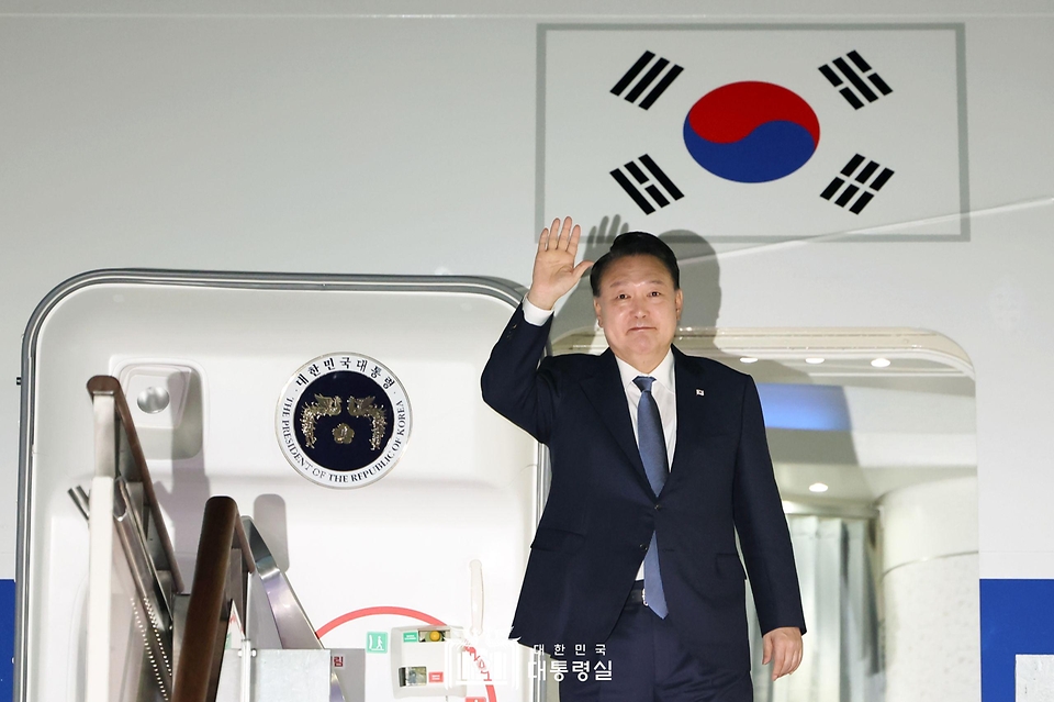 11월 21일 윤석열 대통령은 페루 공식방문 및 APEC 정상회의, 브라질 G20 정상회의 참석을 마치고 귀국했습니다.