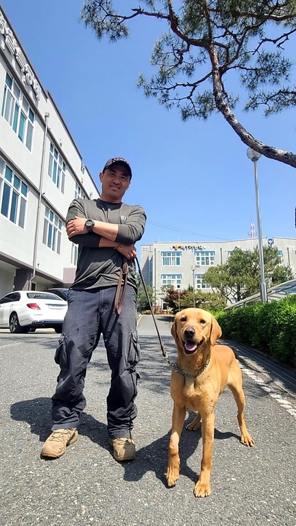 국제 강아지의 날을 기념하여 전국에서 다양하게 활약하는 경찰견들을 소개합니다.