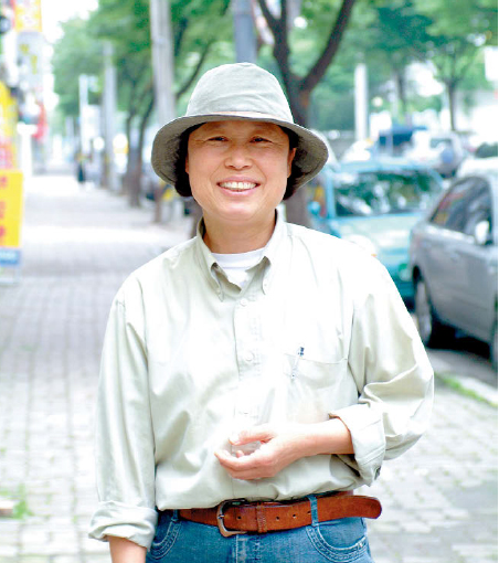 강릉예술창작인촌의 석희숙 작가는 “공방작가들은 지역 대표 아이템을 구상하고 있다”며 “우리가 강릉 지역경제에 보탬이 될 수 있어 뿌듯하다”고 덧붙였다.