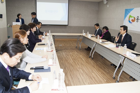 이날 행사에서 정부는 이주 여성들의 한국 생활기를 직접 경청하였다. 