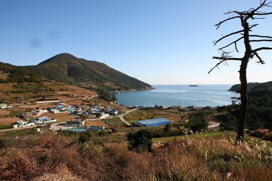 모전마을과 호령마을, 개도 사람길 1코스 끝지점이자 2코스 시작점이다. 