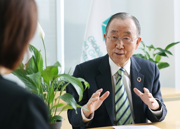 반 의장이 이번에 P4G 서울 녹색미래 정상회의에서 채택된 ‘서울선언문’에 대해 설명하고 있다.