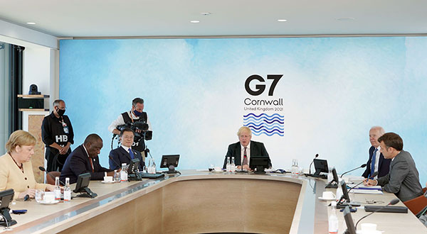 G7 정상회의 참석차 영국을 방문 중인 문재인 대통령이 13일(현지시간) 영국 콘월 카비스베이에서 열린 ‘기후변화 및 환경’ 방안을 다룰 확대회의 3세션에 참석해 있다. (사진=청와대)