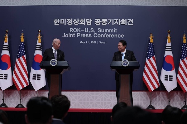 윤석열 대통령과 조 바이든 미국 대통령이 5월 21일 서울 용산구 대통령실 청사 대강당에서 한미 정상회담 공동 기자회견을 하고 있다. (사진=대통령실)