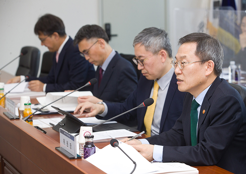 이종호 과학기술정보통신부 장관이 23일 오후 서울 강남구 한국과학기술회관에서 열린 ‘제18차 국가핵융합위원회’를 주재하고 있다. (사진=과학기술정보통신부)