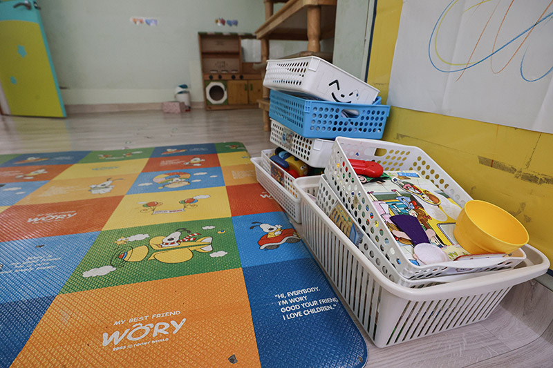 한 어린이집에 정리 중인 교구들이 놓여있다. (사진=저작권자(c) 연합뉴스, 무단 전재-재배포 금지)