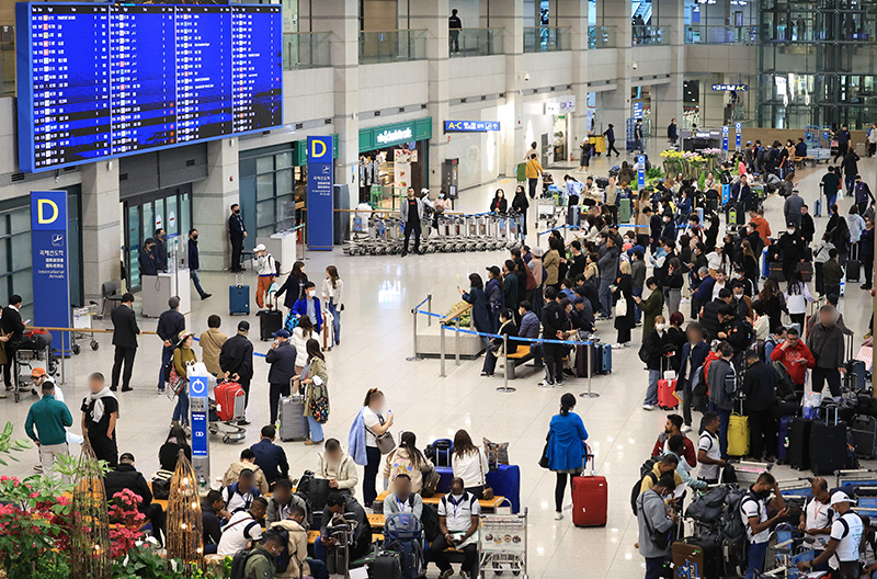 인천국제공항 제1여객터미널 입국장이 붐비고 있다. (사진=저작권자(c) 연합뉴스, 무단 전재-재배포 금지)