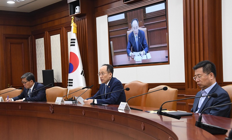 추경호 부총리 겸 기획재정부 장관이 15일 서울 종로구 정부서울청사에서 열린 물가·민생 점검회의를 주재, 모두발언을 하고 있다.(사진=기획재정부)